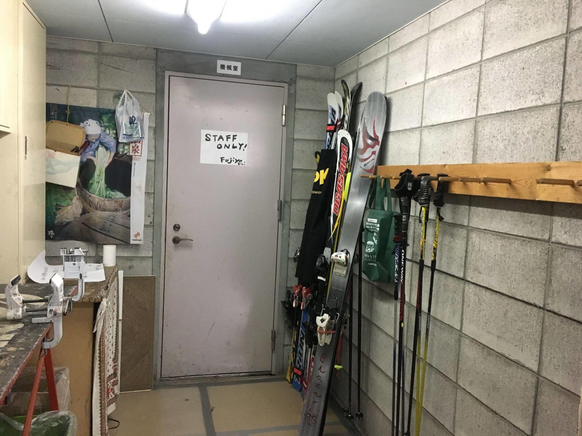 Fujiyoshi Hotel Nozawaonsen Buitenkant foto